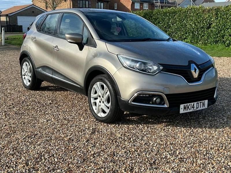 Used Renault Captur Dynamique 90 HP (66 kW) 2014 Beige SUV