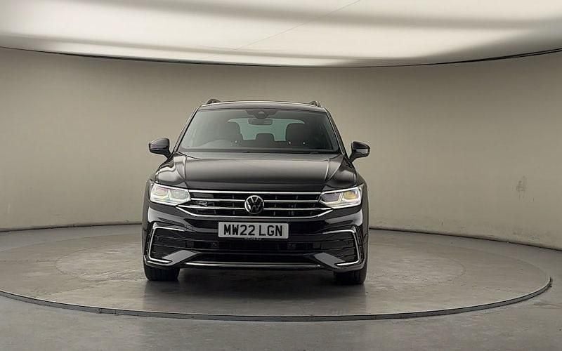Used VW Tiguan R-line 150 HP (110 kW) 2022 Deep black pearlescent/deep black pearlescent SUV