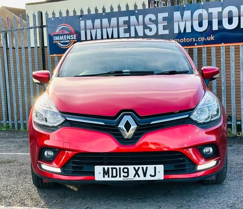 Used Renault Clio IV Iconic 90 HP (66 kW) 2019 Red Hatchback