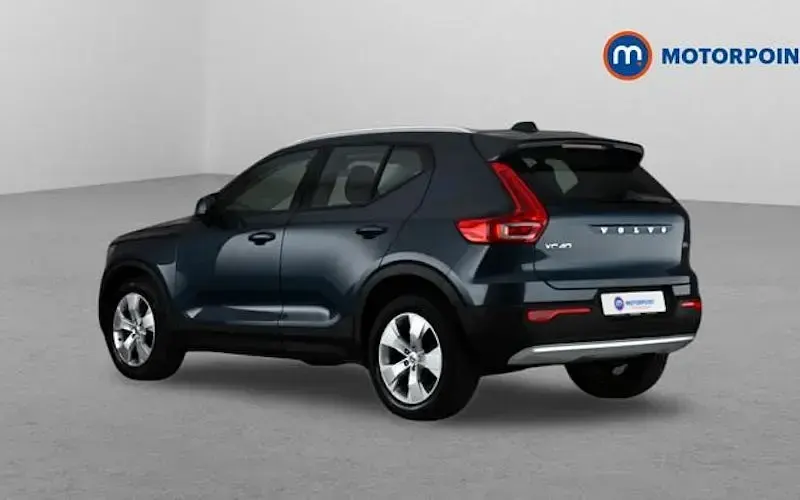 Used Volvo XC40 Momentum 163 HP (119 kW) 2020 Blue SUV