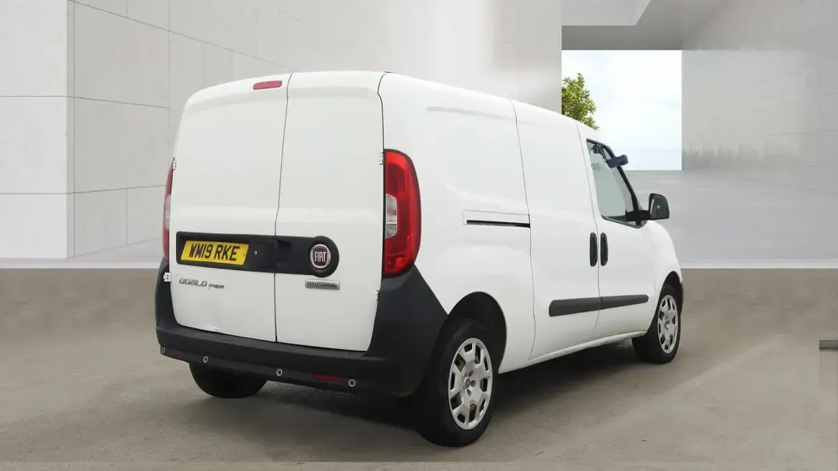Used Fiat Doblò 95 HP (69 kW) 2019 White MPV