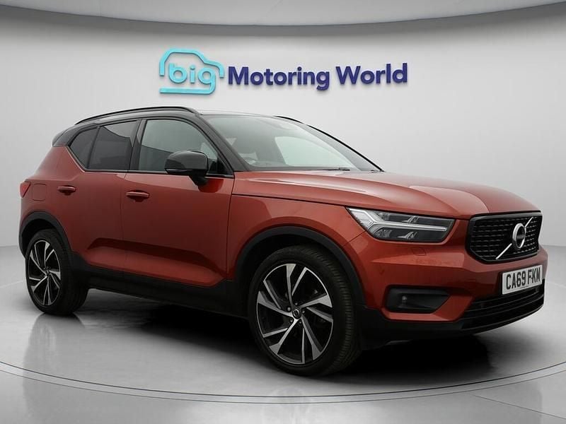Red Used 2019 Volvo XC40 R-Design Pro SUV | £19,300 (Fair price) - Image 1/4
