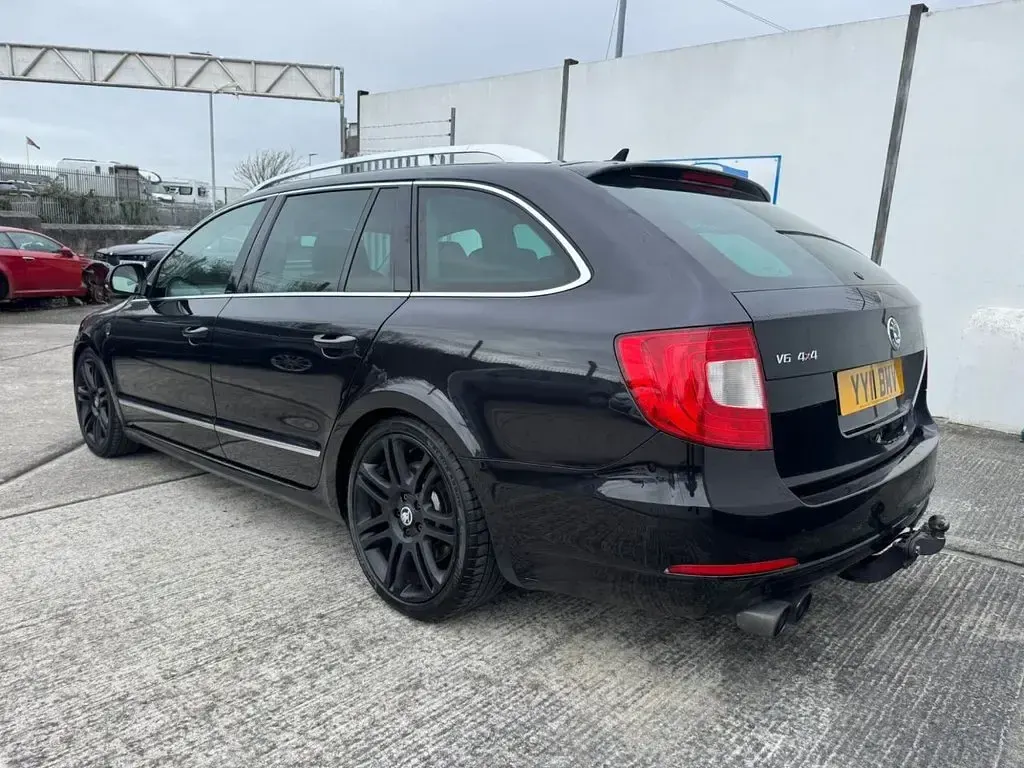 Used Skoda Superb Elegance 260 HP (191 kW) 2011 Black Estate