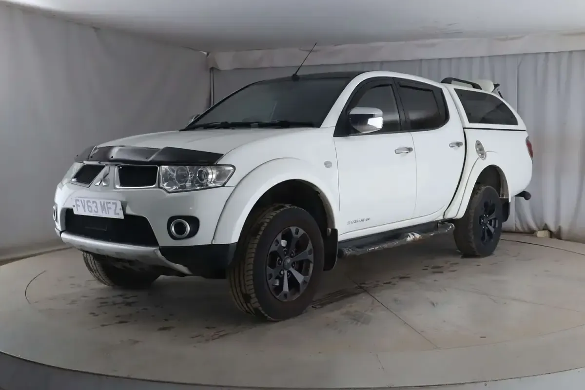 Used Mitsubishi L200 2013 White Pickup