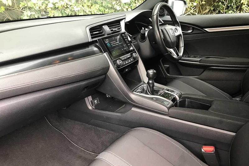 Used Honda Civic SR 126 HP (92 kW) 2021 Polished metal