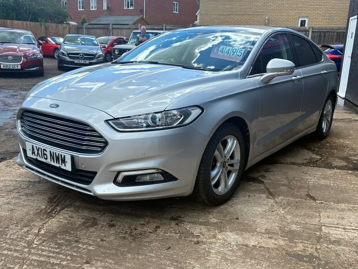 Used Ford Mondeo Zetec 2016 Silver Hatchback