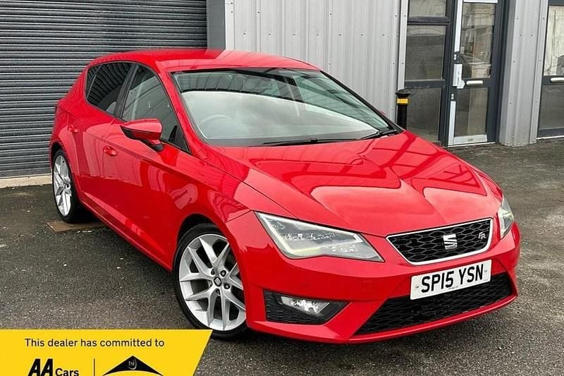 Begagnad Seat Leon FR 150 HK (110 kW) 2015 Röd Halvkombi