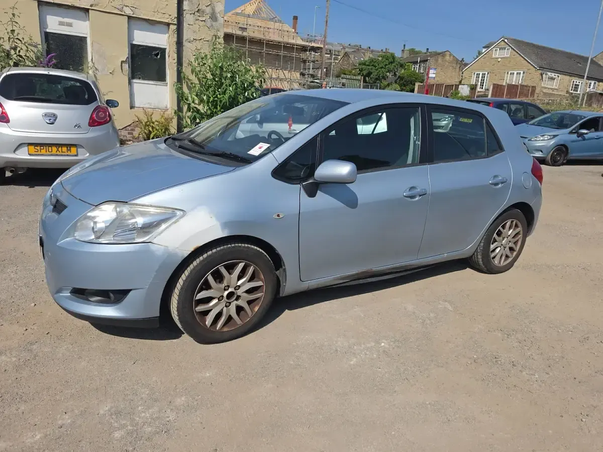 Used Toyota Auris 124 HP (91 kW) 2007 Blue Hatchback