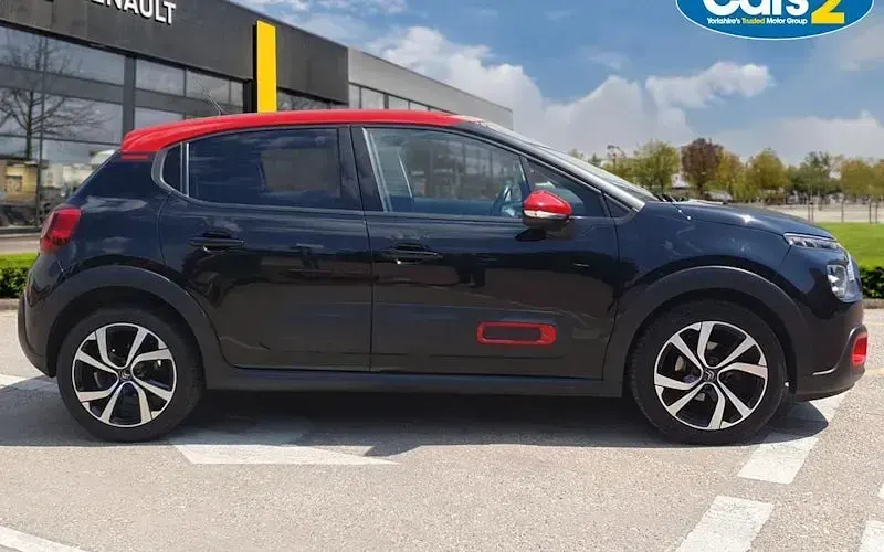 Used Citroën C3 Shine 102 HP (75 kW) 2023 Hatchback