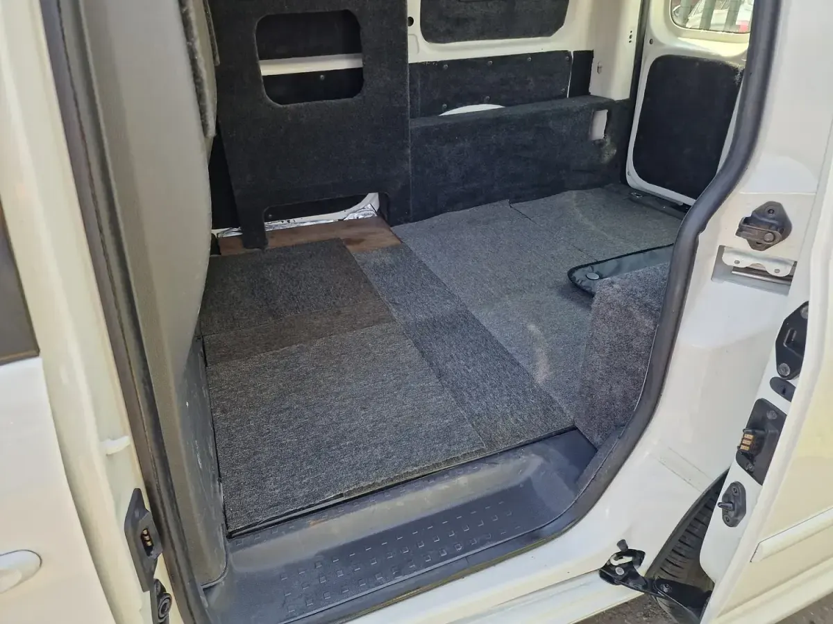 Used VW Caddy Startline 75 HP (55 kW) 2014 White MPV
