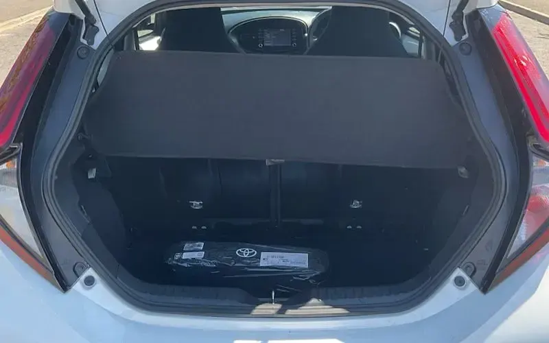Used Toyota Aygo X PURE 72 HP (52 kW) 2023 White SUV