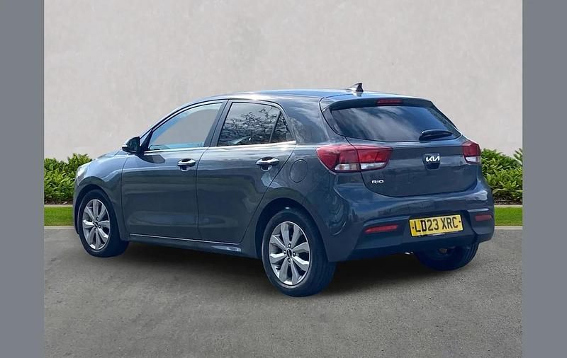 Used Kia Rio 118 HP (86 kW) 2023 Grey Hatchback