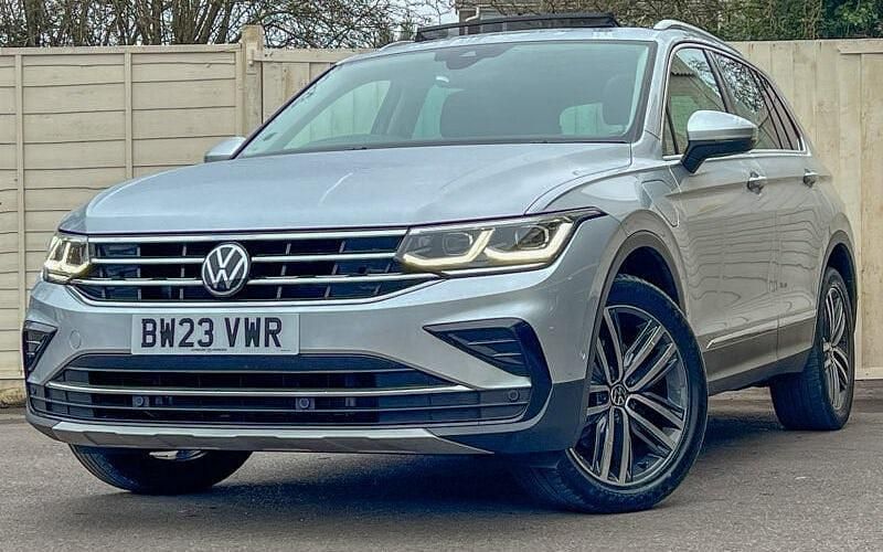 Used VW Tiguan Elegance 245 HP (180 kW) 2023 Silver SUV
