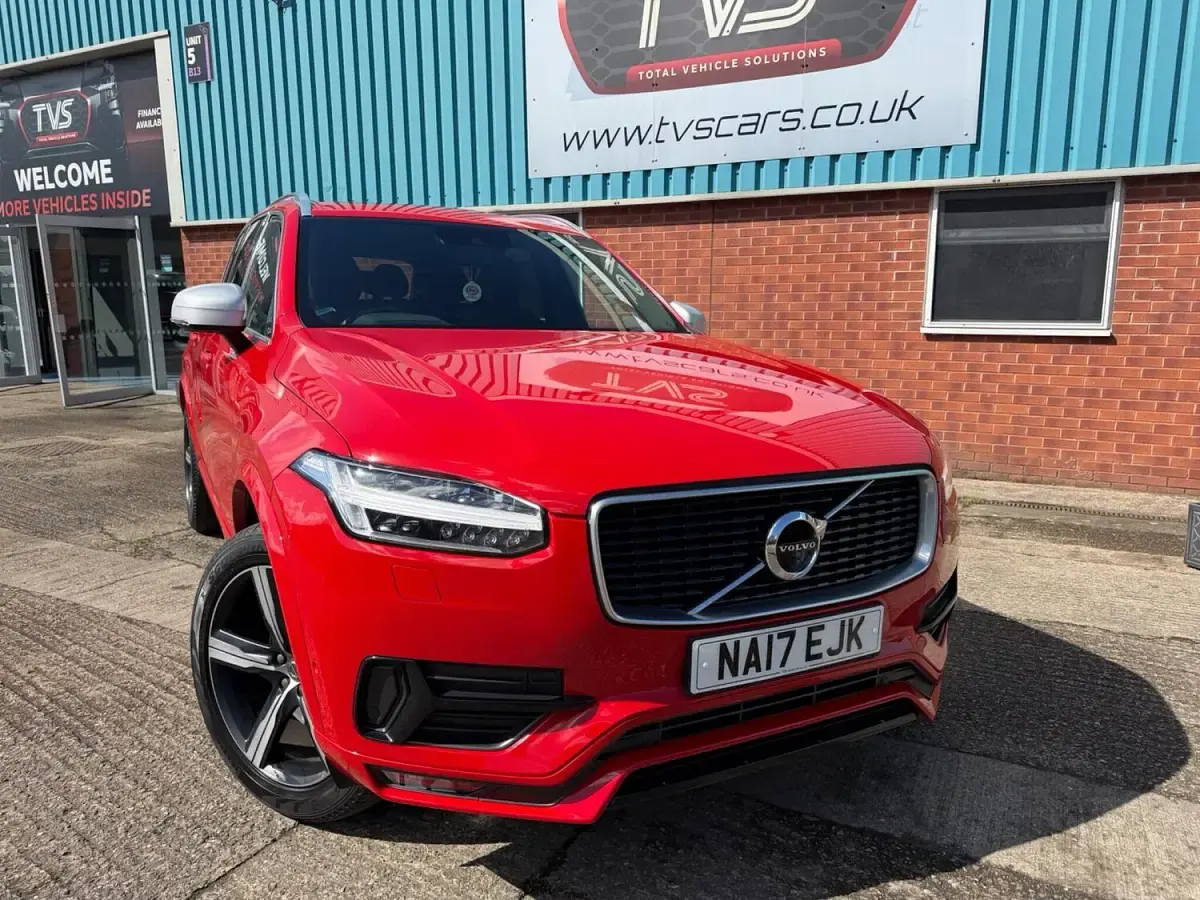 Used Volvo XC90 R-Design 235 HP (172 kW) 2017 Red SUV