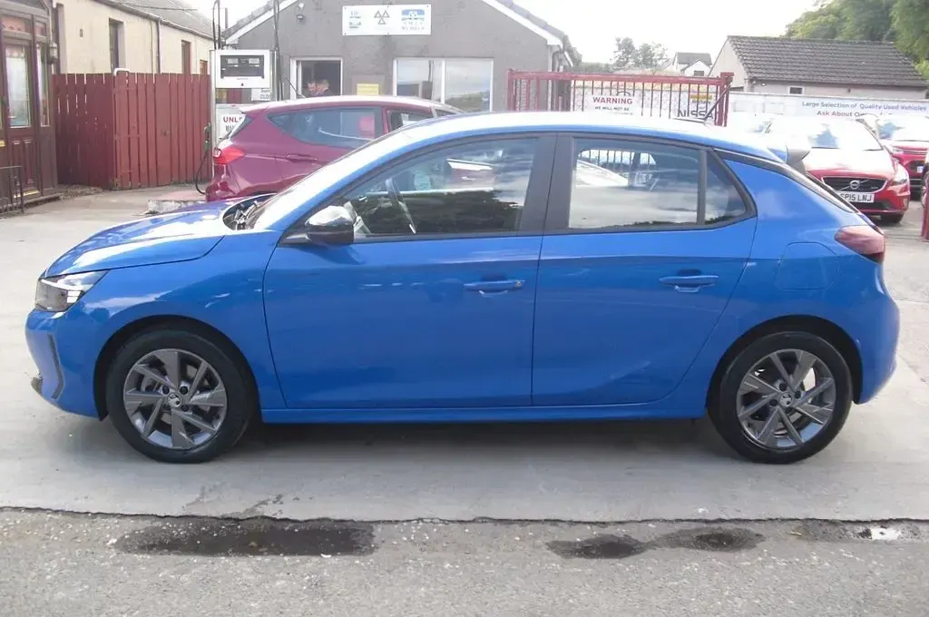 Used Vauxhall Corsa Design Edition 100 HP (73 kW) 2025 Blue Hatchback
