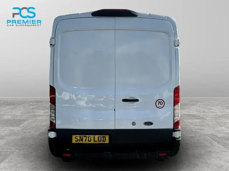 Usado Ford Transit 130 HP (95 kW) 2020 Branco Van