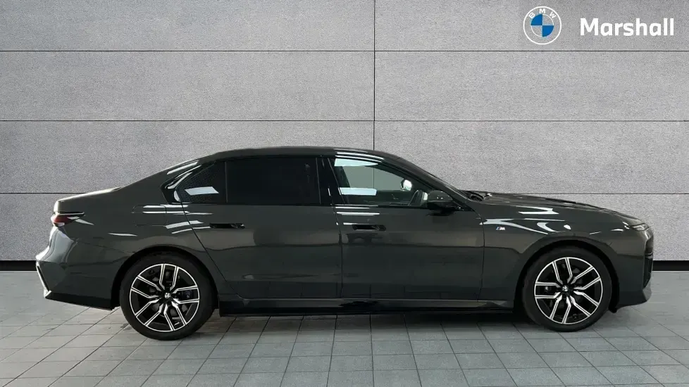 Used BMW 750e M Sport 489 HP (359 kW) 2025 Dravit grey metallic Sedan