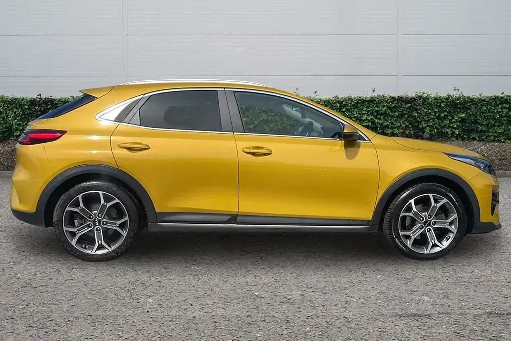 Used Kia XCeed 2021 Yellow SUV