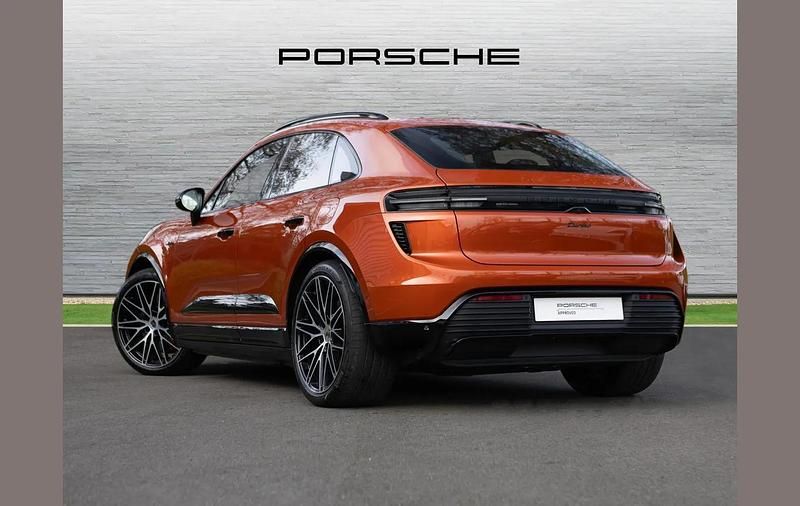 Used Porsche Macan Turbo 469 kW (639 HP) 2024 Orange SUV
