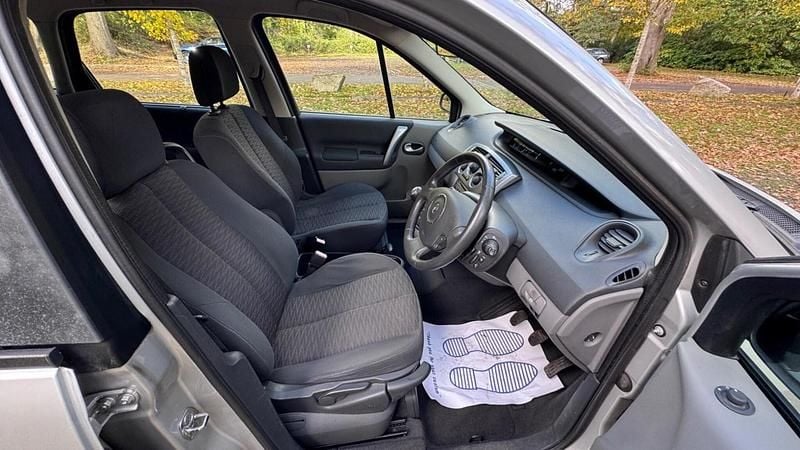 Used Renault Scénic II Dynamique 2008 Silver MPV