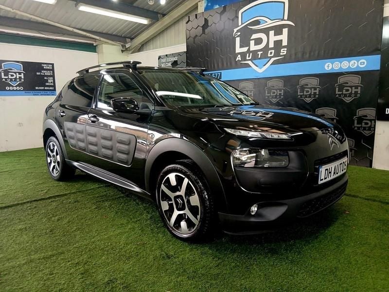 Used Citroën C4 Cactus Flair 82 HP (60 kW) 2015 Black Hatchback