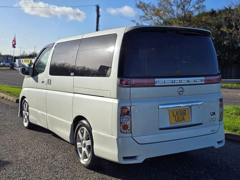 Used Nissan Elgrand 2006 White MPV