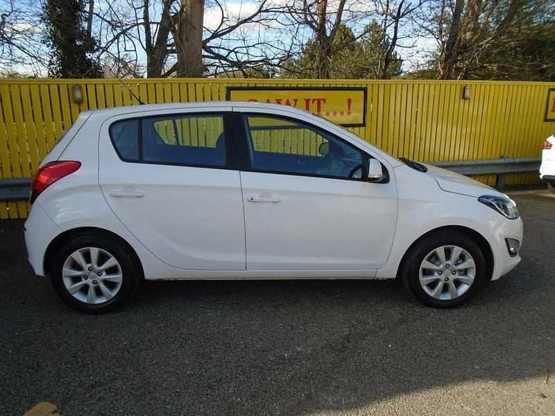 Used Hyundai i20 Active 2014 White Hatchback