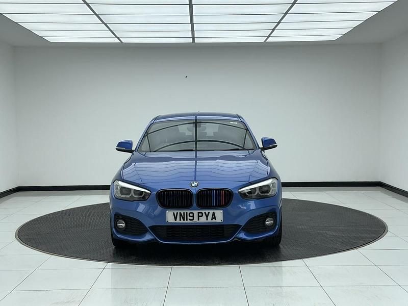 Begagnad BMW 116 Efficient Dynamics 2019 Blå Halvkombi