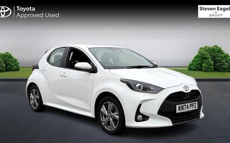 Begagnad Toyota Yaris Hybrid 116 HK (85 kW) 2025 Halvkombi