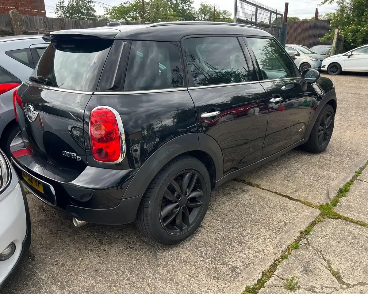 Used Mini Cooper D 112 HP (82 kW) 2012 Black Hatchback