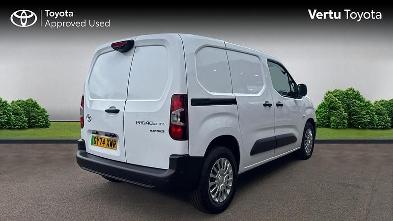 Used Toyota Proace City City 100 kW (136 HP) 2024 MPV
