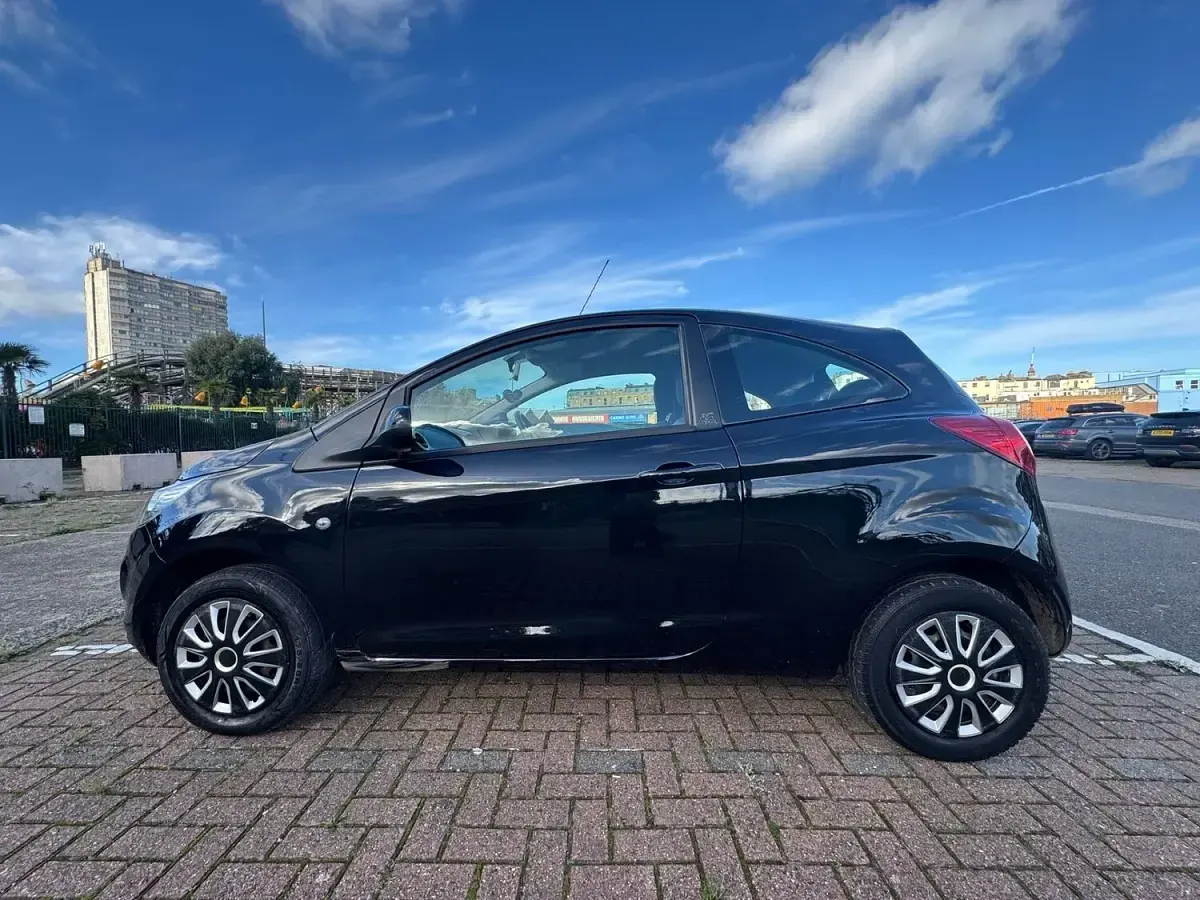 Used Ford Ka 69 HP (50 kW) 2014 Black Hatchback