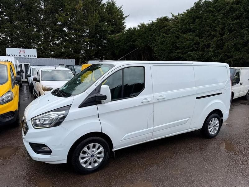 Used Ford Transit Custom Limited 130 HP (95 kW) 2022 White Van