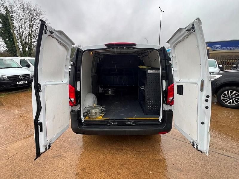 Used Mercedes e-Vito Progressive 85 kW (116 HP) 2023 White MPV