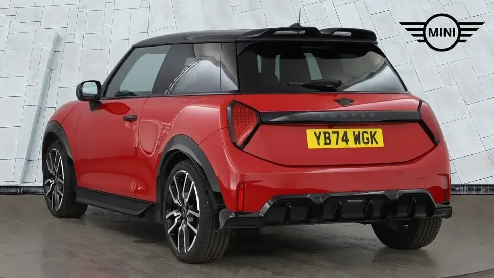 Used Mini Cooper Hatch 154 HP (113 kW) 2024 Red Hatchback