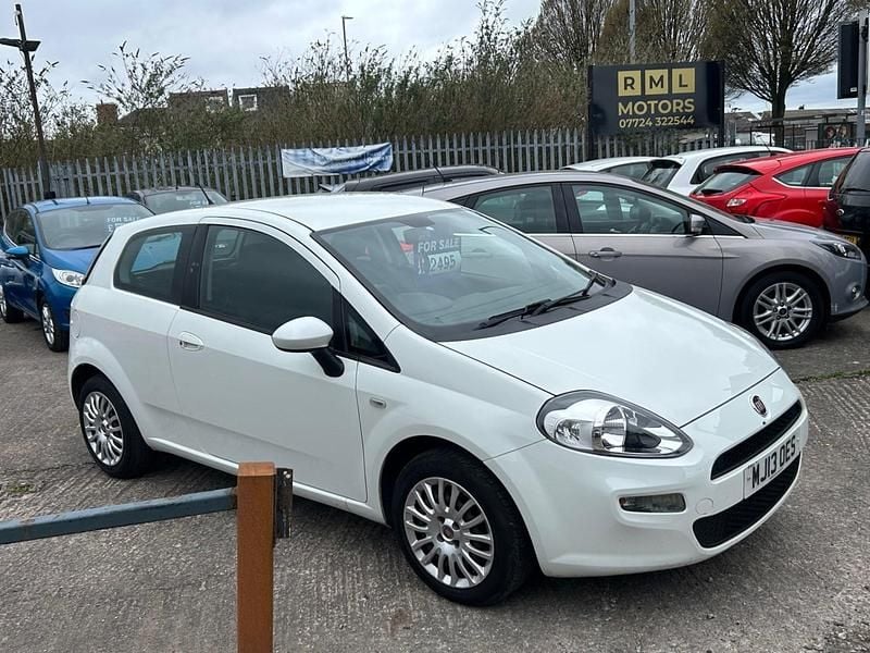Used Fiat Punto Pop 69 HP (50 kW) 2013 White Hatchback