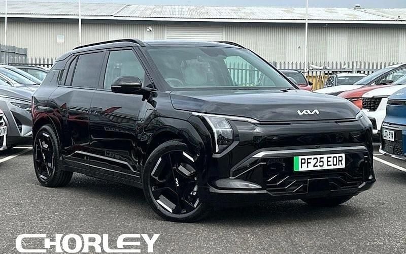 Black Used 2025 Kia EV3 GT-Line S SUV | £34,942 (Good price) - Image 1/4
