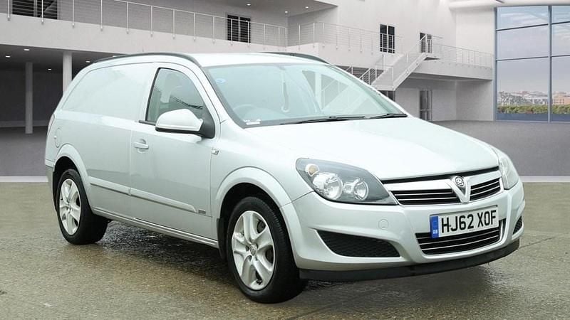 Used Vauxhall Astra Sportive 125 HP (91 kW) 2012 Silver Van