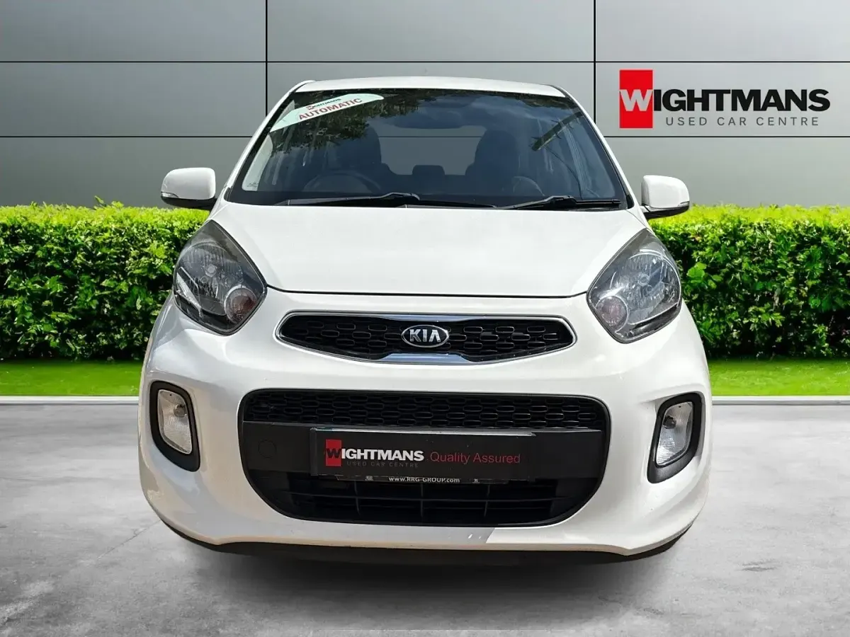Used Kia Picanto 84 HP (61 kW) 2015 White Hatchback