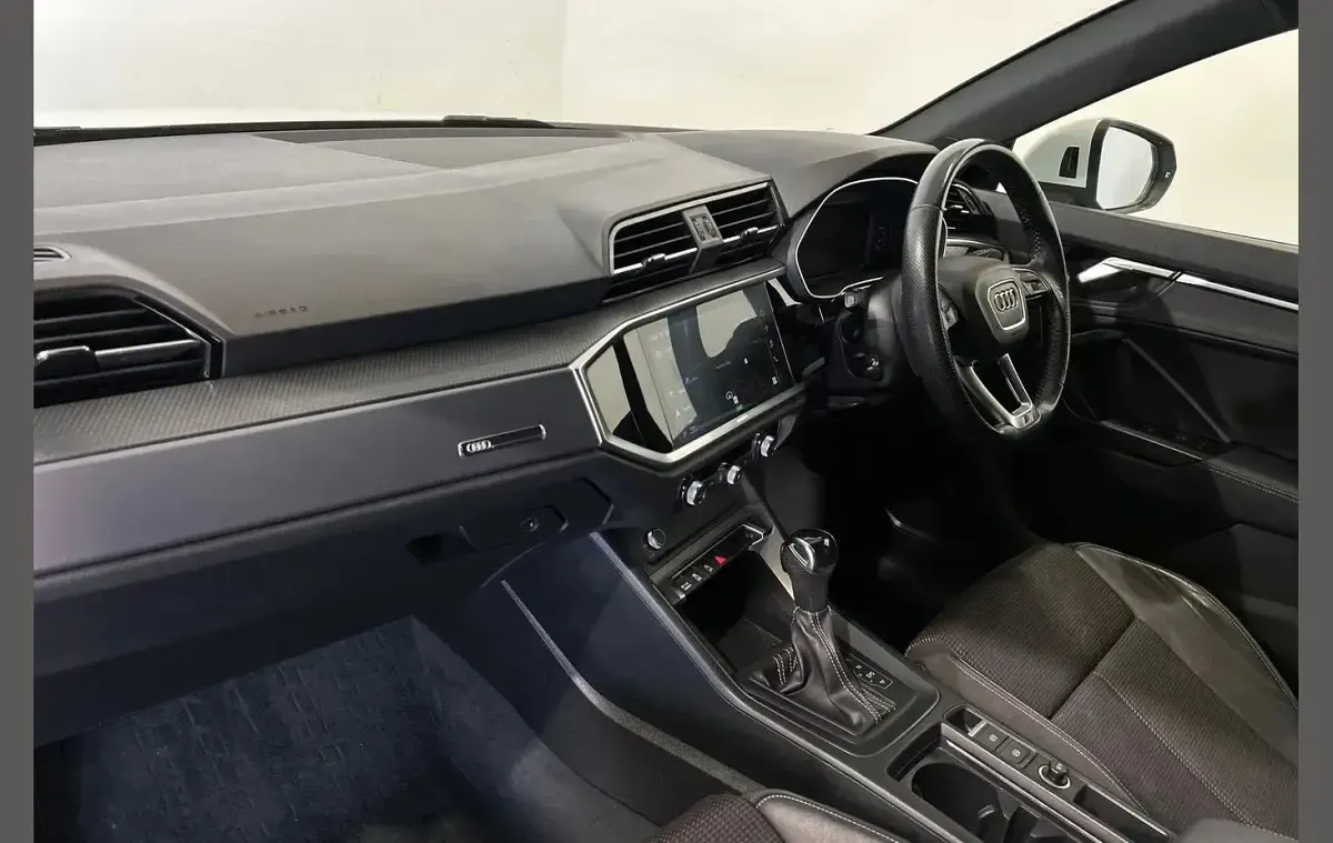 Used Audi Q3 S-Line 150 HP (110 kW) 2020 White SUV