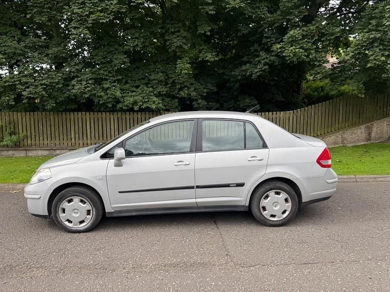 Used Nissan Tiida 2010 Silver Sedan