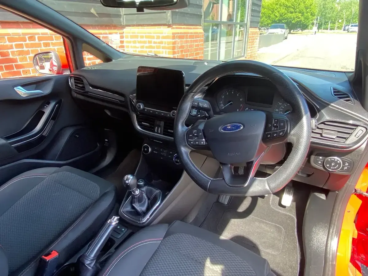 Used Ford Fiesta ST-Line 100 HP (73 kW) 2018 Red Hatchback