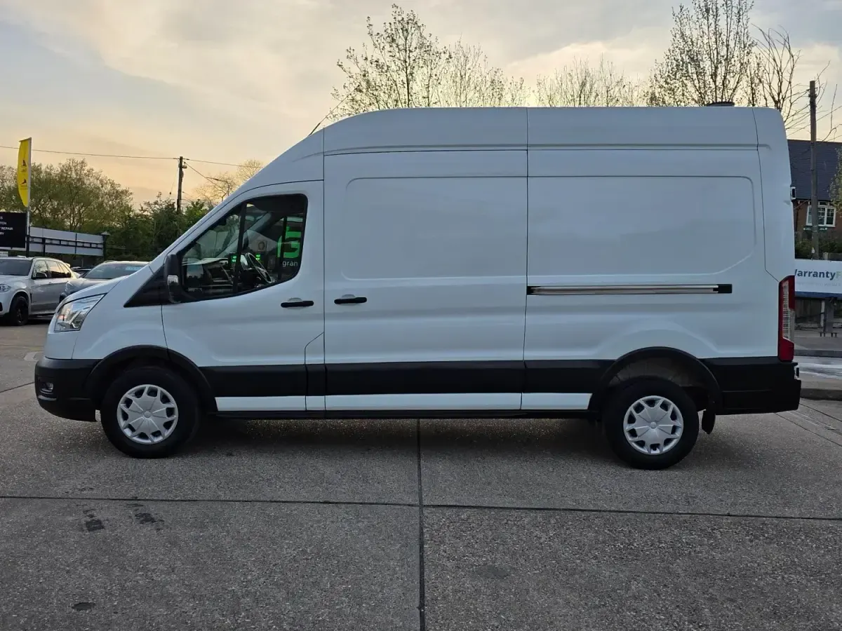 Second-hand Ford Transit Trend 130 CP (95 kW) 2022 Alb Van
