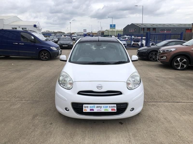 Begagnad Nissan Micra S 2011 Vit Halvkombi