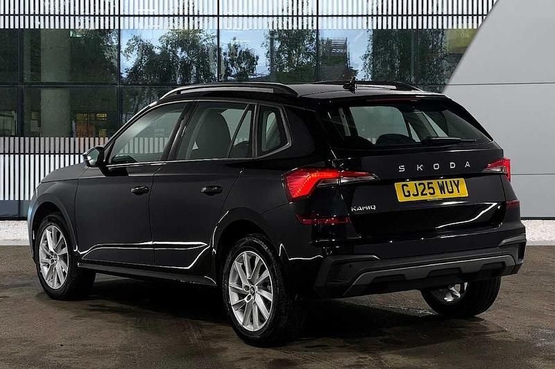 Usado Skoda Kamiq SE 85 HP (62 kW) 2025 Preto SUV