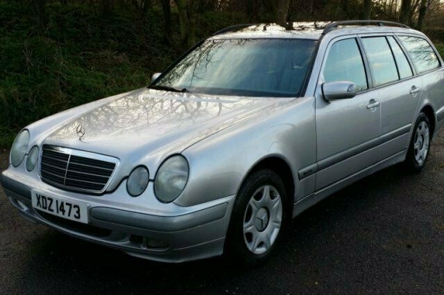 Used 2001 Mercedes E200 Classic Estate | £1,789 - Image 1/4