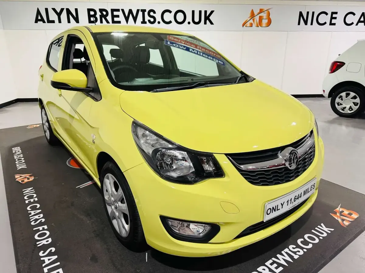 Used Vauxhall Viva 75 HP (55 kW) 2017 Green Hatchback