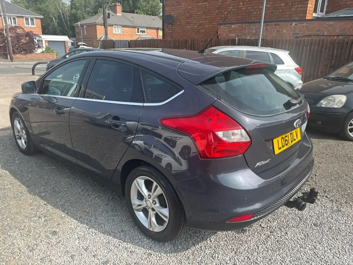 Used Ford Focus Zetec 2011 Grey Hatchback
