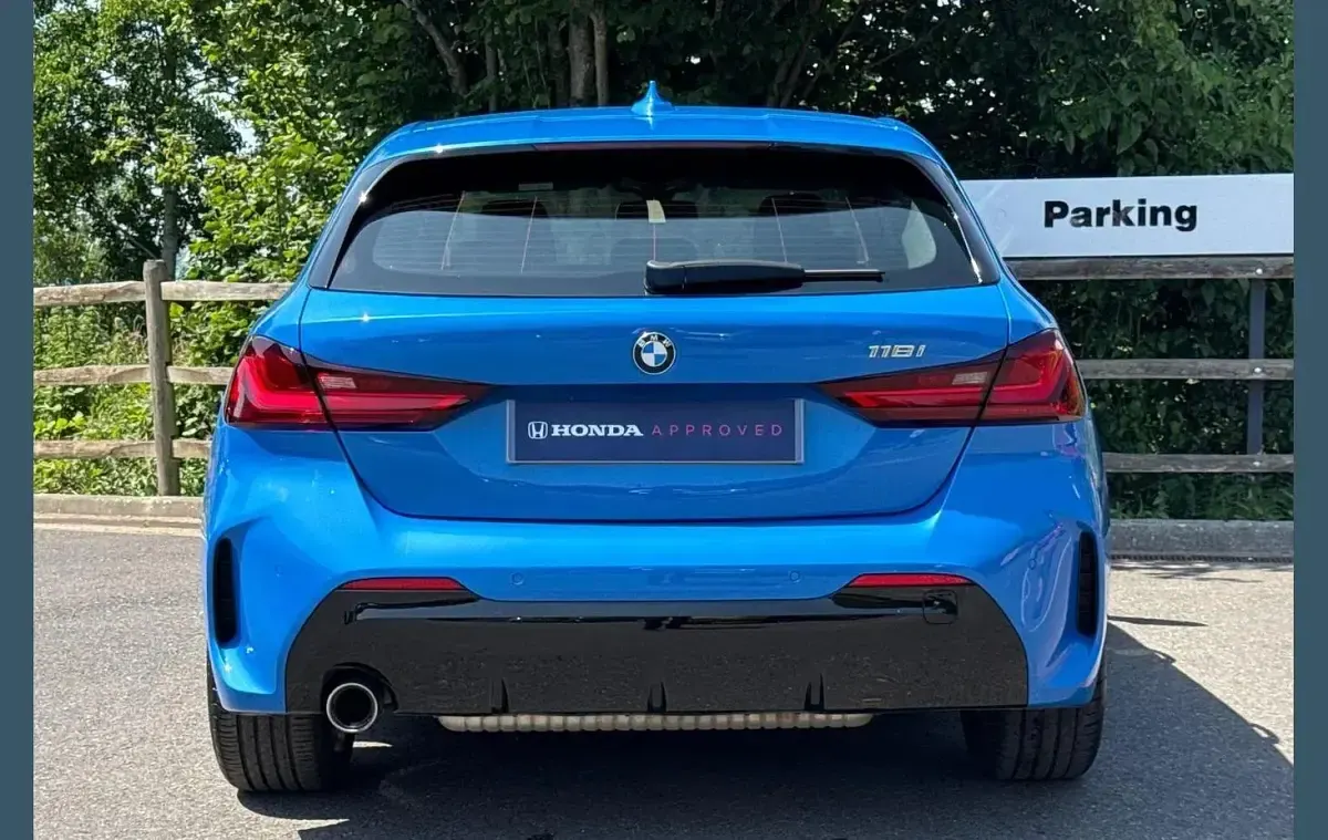 Used BMW 118 M Sport 134 HP (98 kW) 2023 Blue Hatchback