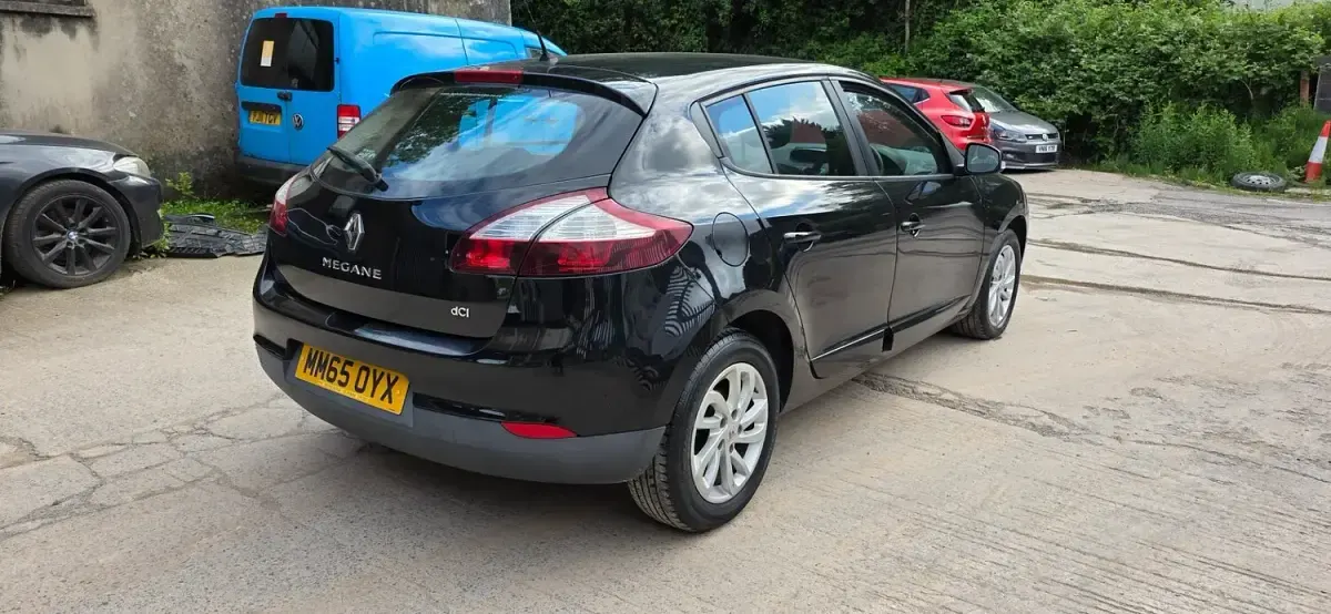 Used Renault Mégane Expression+ 110 HP (80 kW) 2016 Black Hatchback
